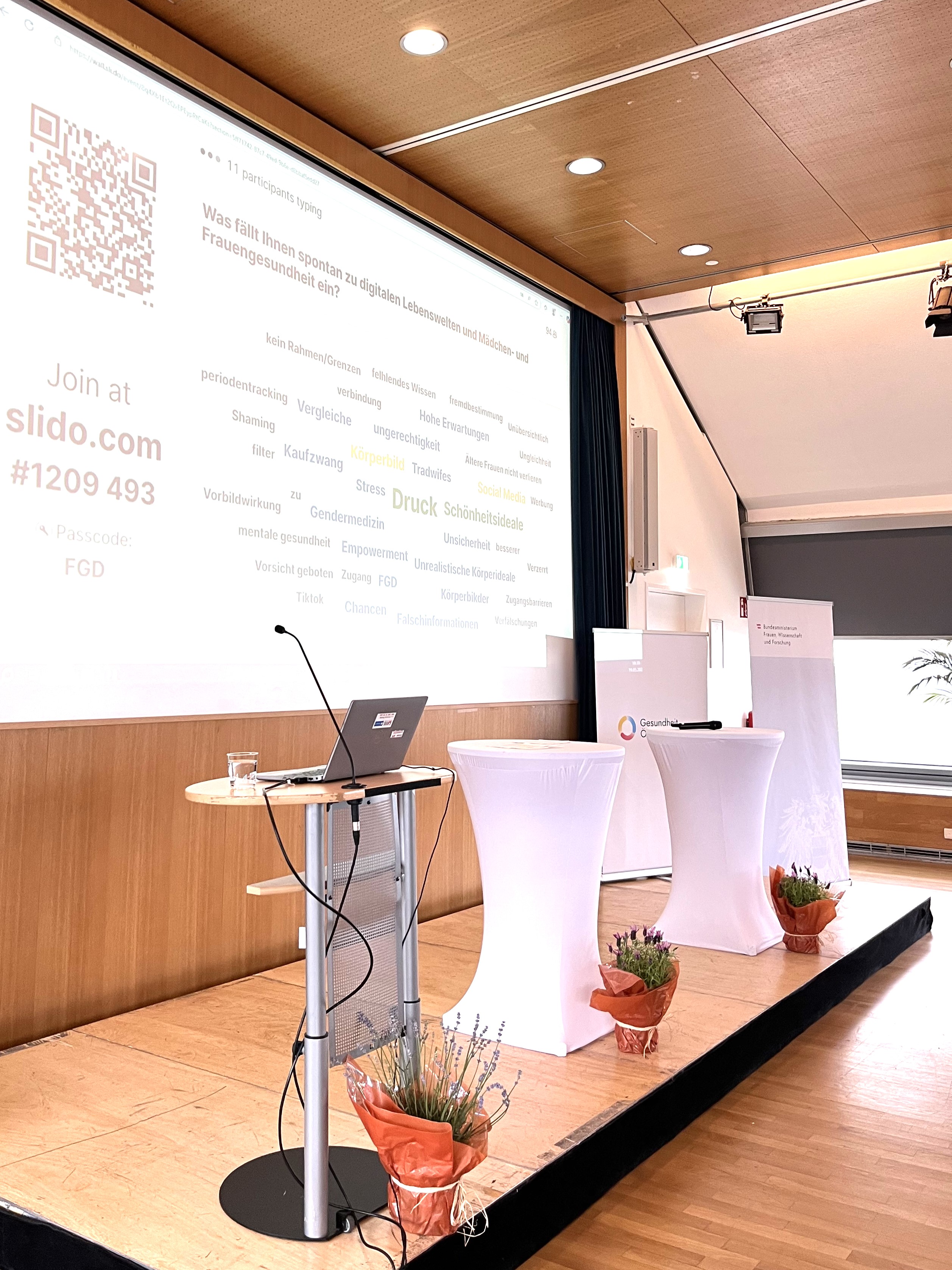 Interaktive Umfrage zu digitalen Lebenswelten und Frauengesundheit beim 8. FrauenGesundheitsDialog.