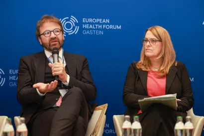 Herwig Ostermann und Staatssekretärin Ulrike Königsberger-Ludwig am EHFG 2025.