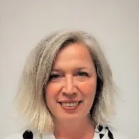 Porträtfoto von Helga Haselmayer.