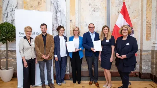 © Monika Fellner Auf dem Foto sind die Leiterin des Kompetenzzentrums Klima und Gesundheit und Autorin der Strategie Dr. Ruperta Lichtenecker, Klimaschutzministerin Leonore Gewessler, Gesundheitsminister Johannes Rauch und Autorin der Strategie, Karin Schanes zu sehen.