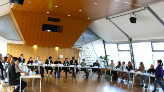 Sitzung des GÖG-Beirats für Bevölkerungsbeteiligung: Vertreter:innen diskutieren über Partizipation und Chancengerechtigkeit im Gesundheitssystem.